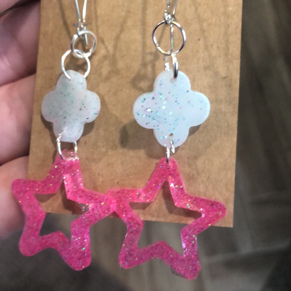 Beautiful Star dangle earrings - Picture 2 of 5
